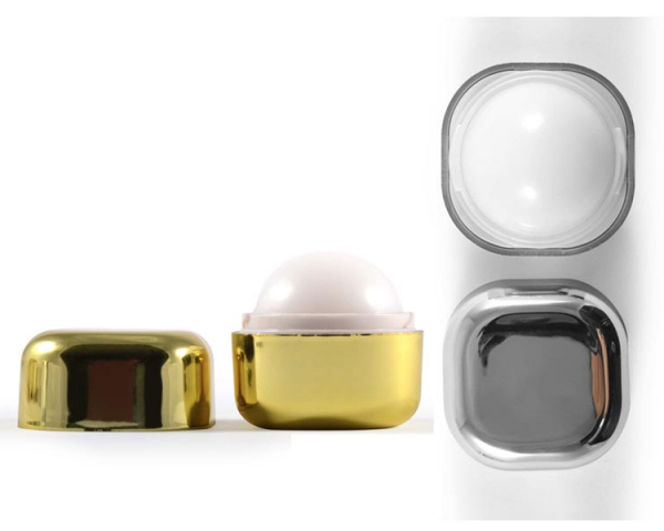 LIP-040 Cube Lip Balm in gold or silver